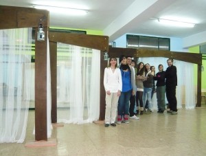 Clasicos-Luna MEDEA escenografia-5-1-media La-Clac